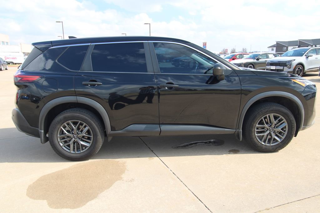 Used 2022 Nissan Rogue S image 4