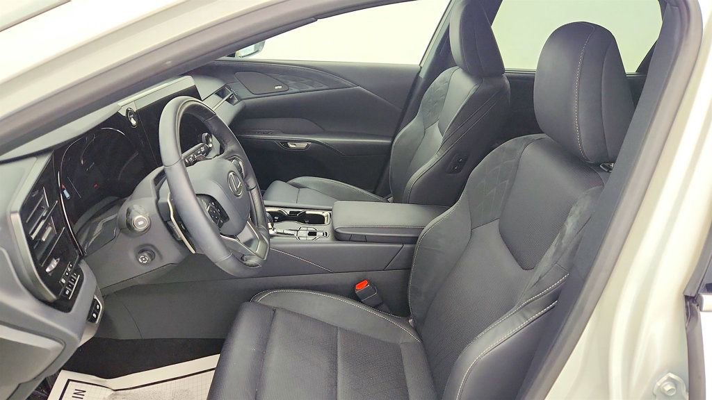 Used 2025 Lexus RX 450h AWD w/ Convenience Package image 19