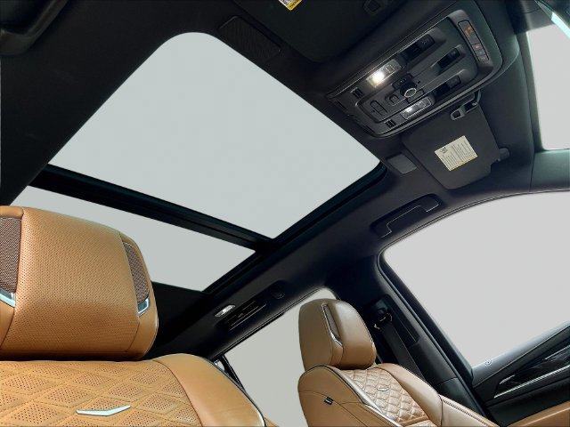 Used 2022 Cadillac Escalade Premium Luxury AWD/4WD image 29
