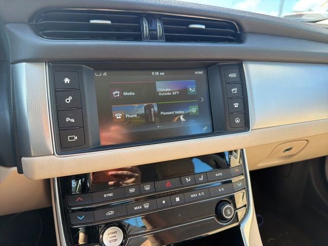 Used 2016 Jaguar XF Prestige image 19