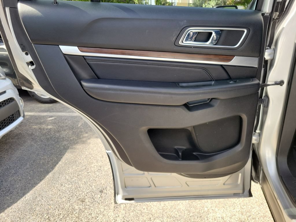 Used 2018 Ford Explorer Limited AWD/4WD image 13