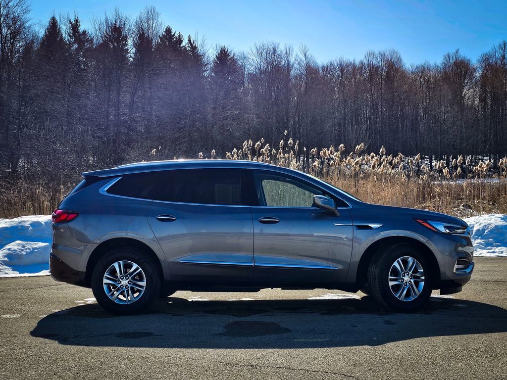 Used 2020 Buick Enclave Essence w/ Sound and Sites Package image 2