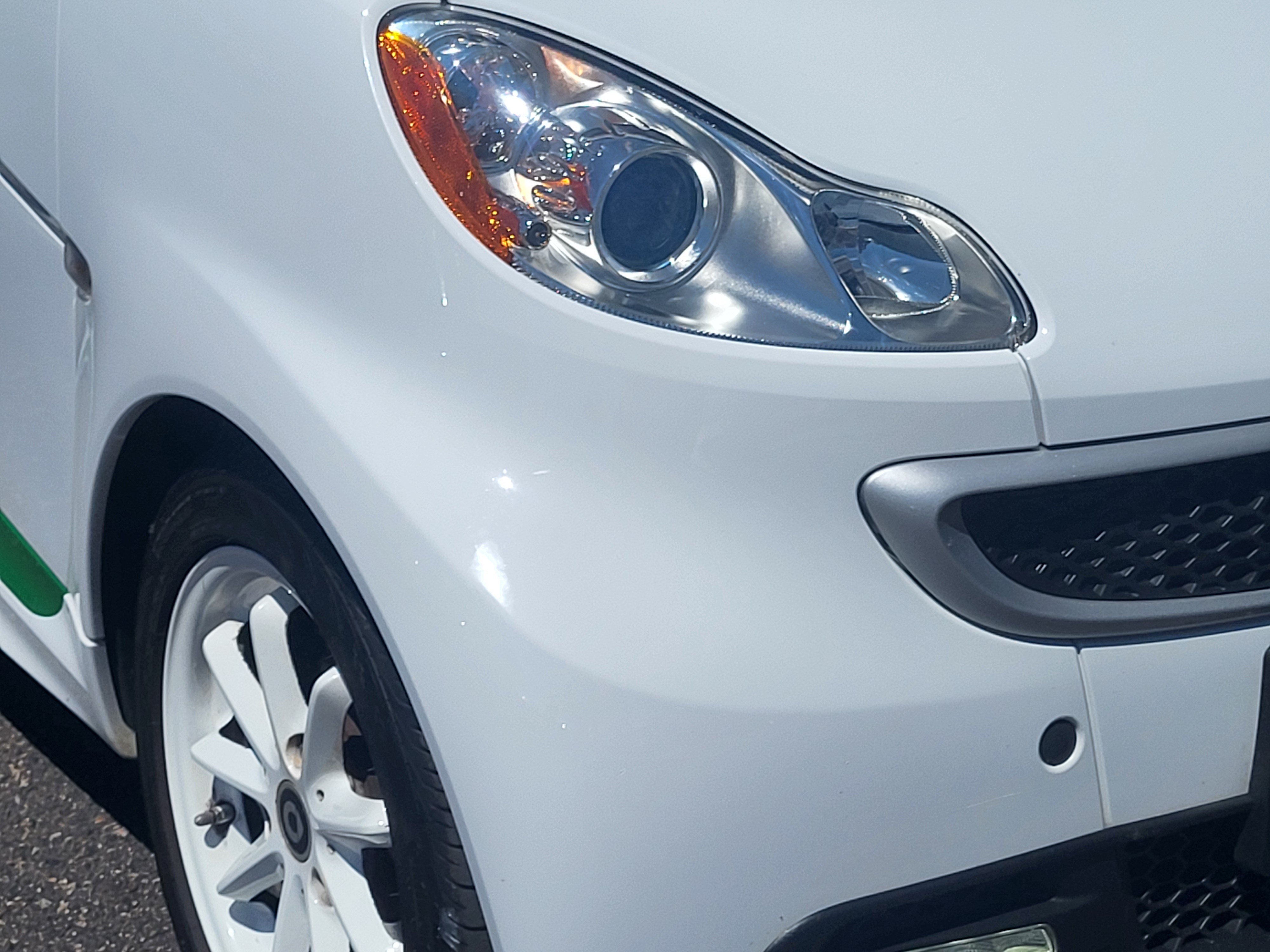 Used 2015 smart fortwo passion RWD image 5