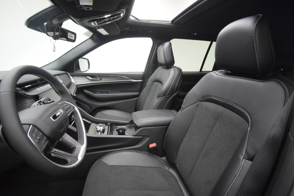 New 2027 Jeep Grand Cherokee 4WD image 31