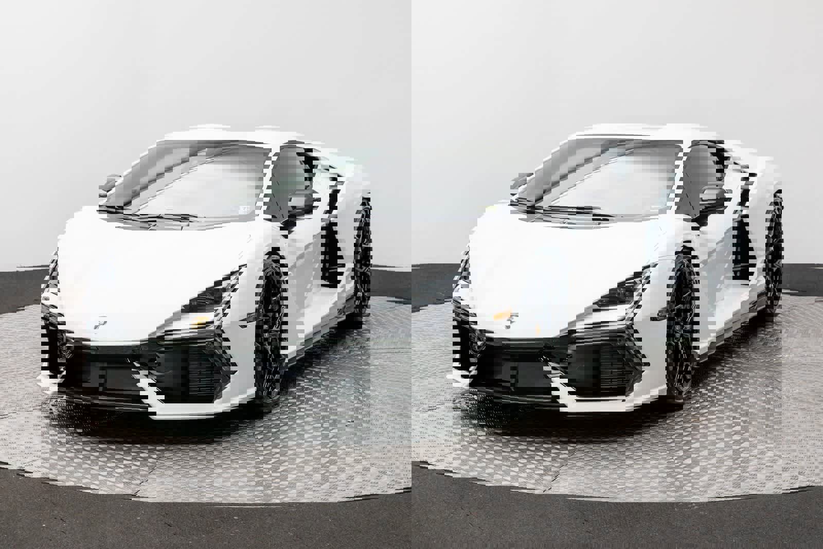 Used 2024 Lamborghini Revuelto image 1