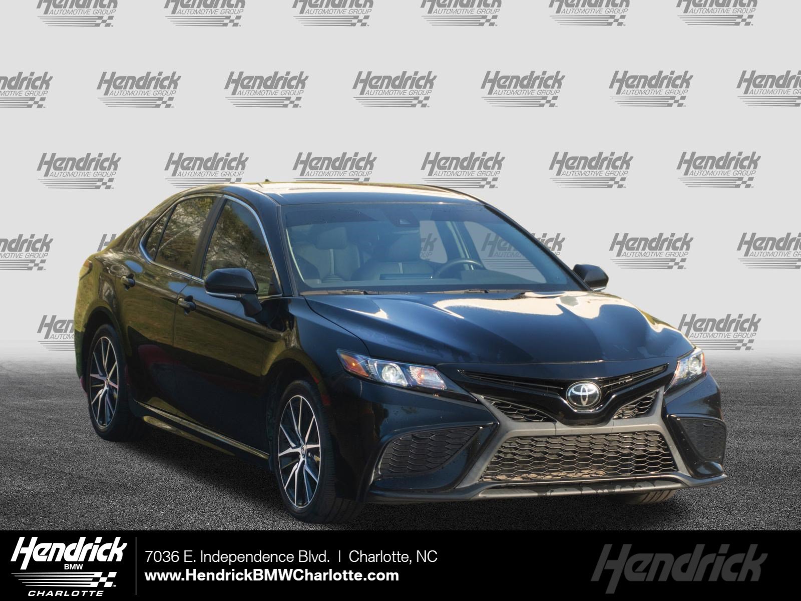 Used 2024 Toyota Camry SE FWD image 1