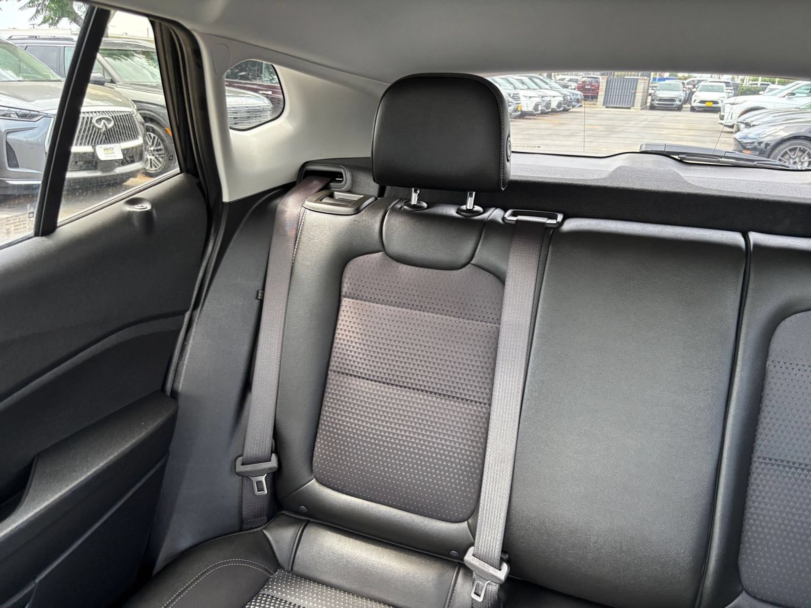 Used 2025 Chevrolet Trax LT FWD image 39
