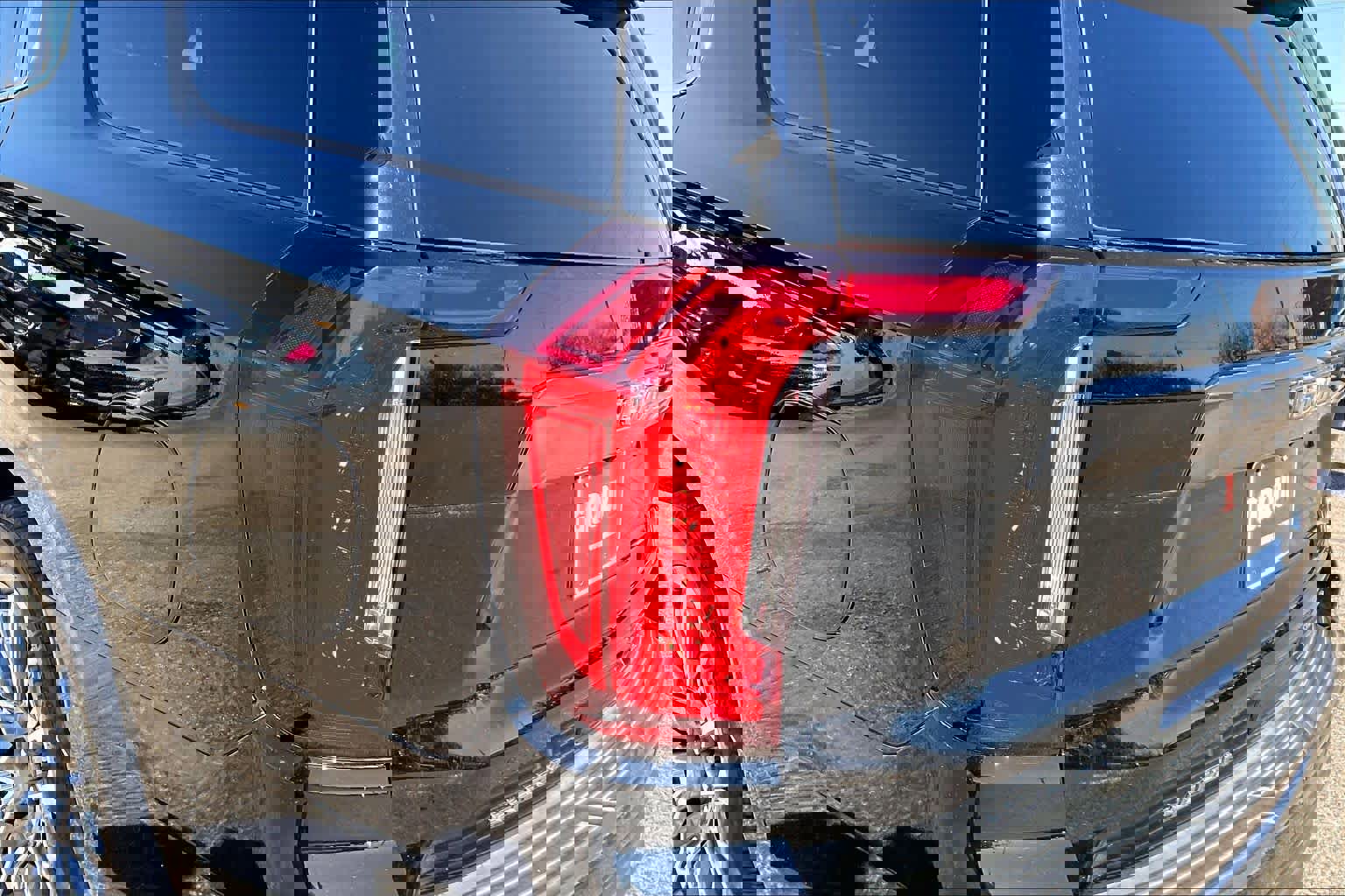 Used 2023 GMC Yukon Denali Ultimate image 29