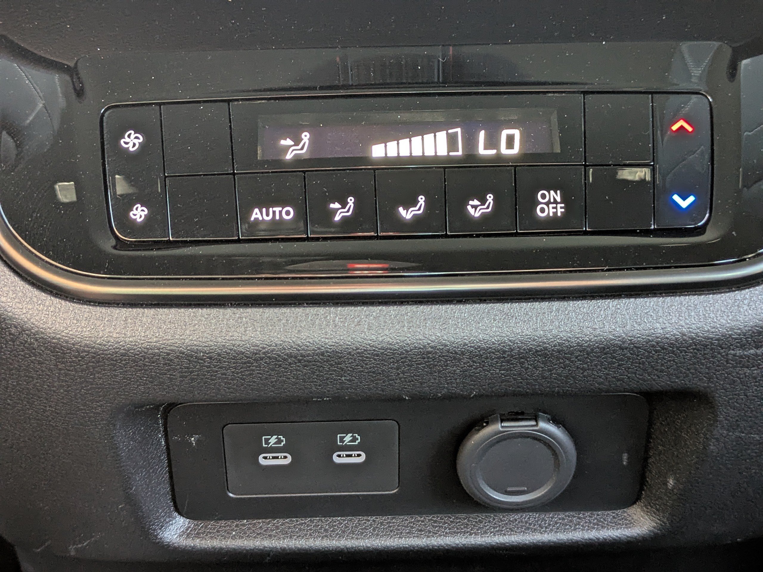 Certified 2026 Nissan Armada PRO-4X w/ Captain's Chari Seat Package AWD/4WD image 18