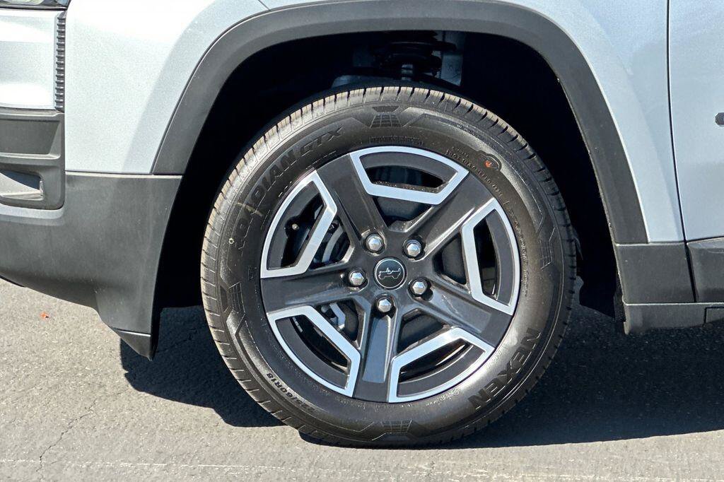 New 2026 Jeep Cherokee Laredo AWD/4WD image 25