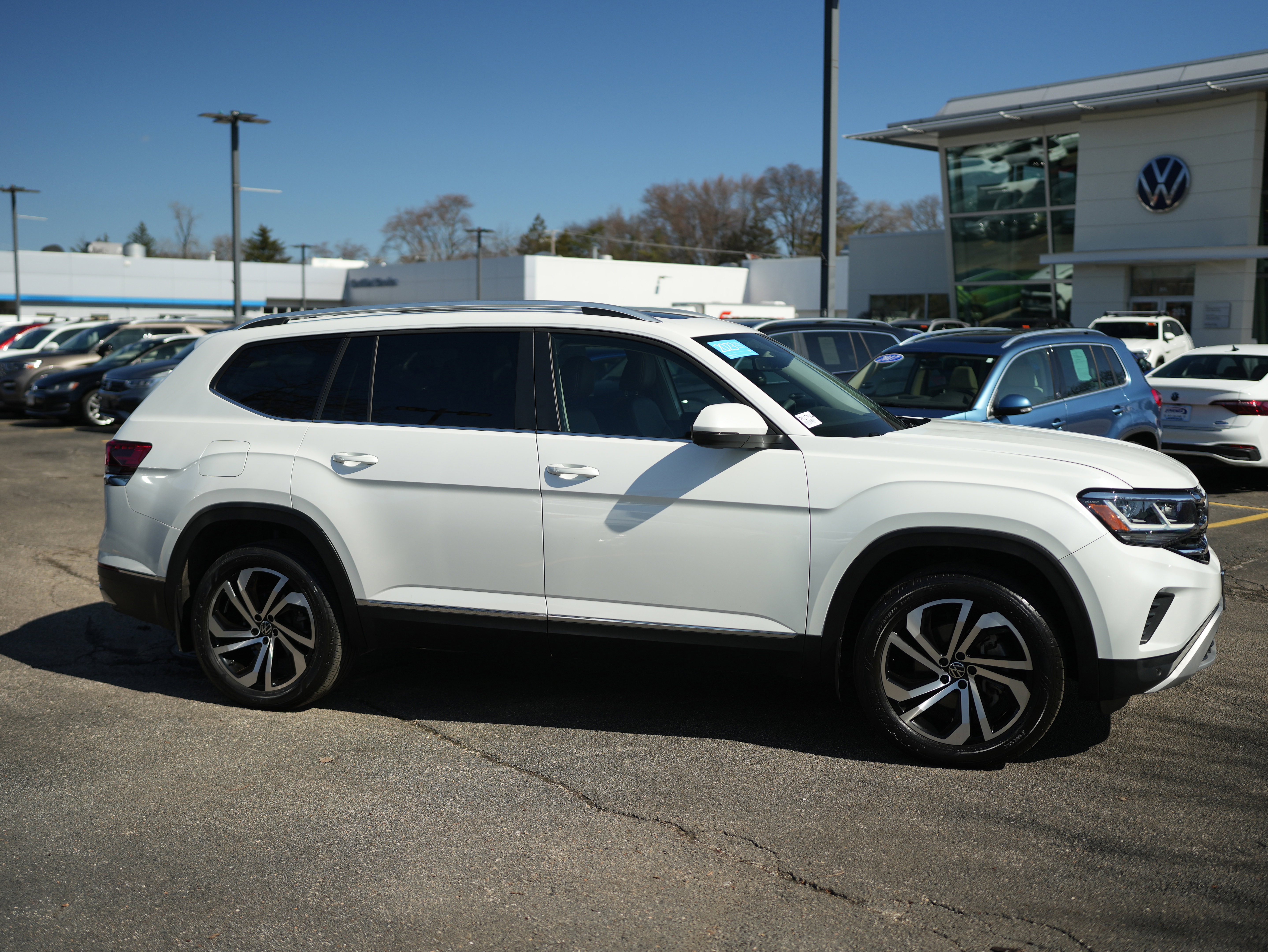 Certified 2023 Volkswagen Atlas SEL image 9
