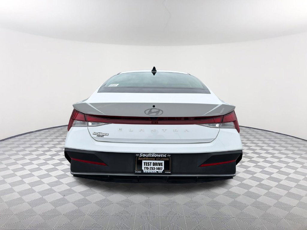 Used 2024 Hyundai Elantra SEL FWD image 6