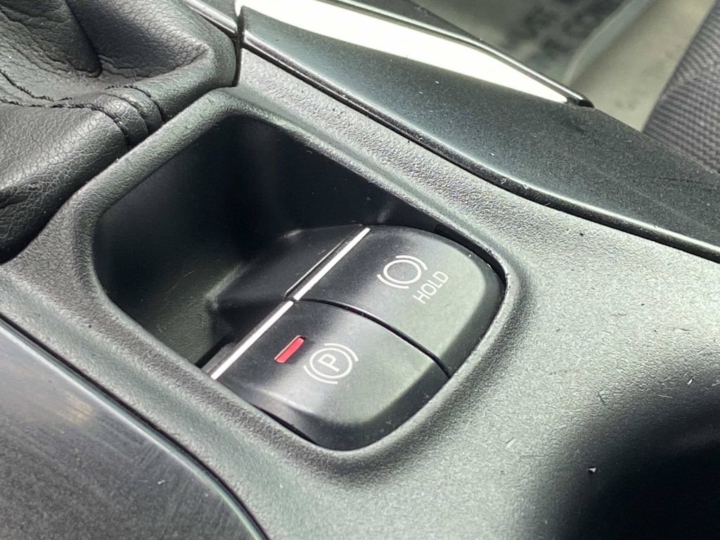 Used 2021 Toyota Corolla SE FWD image 39