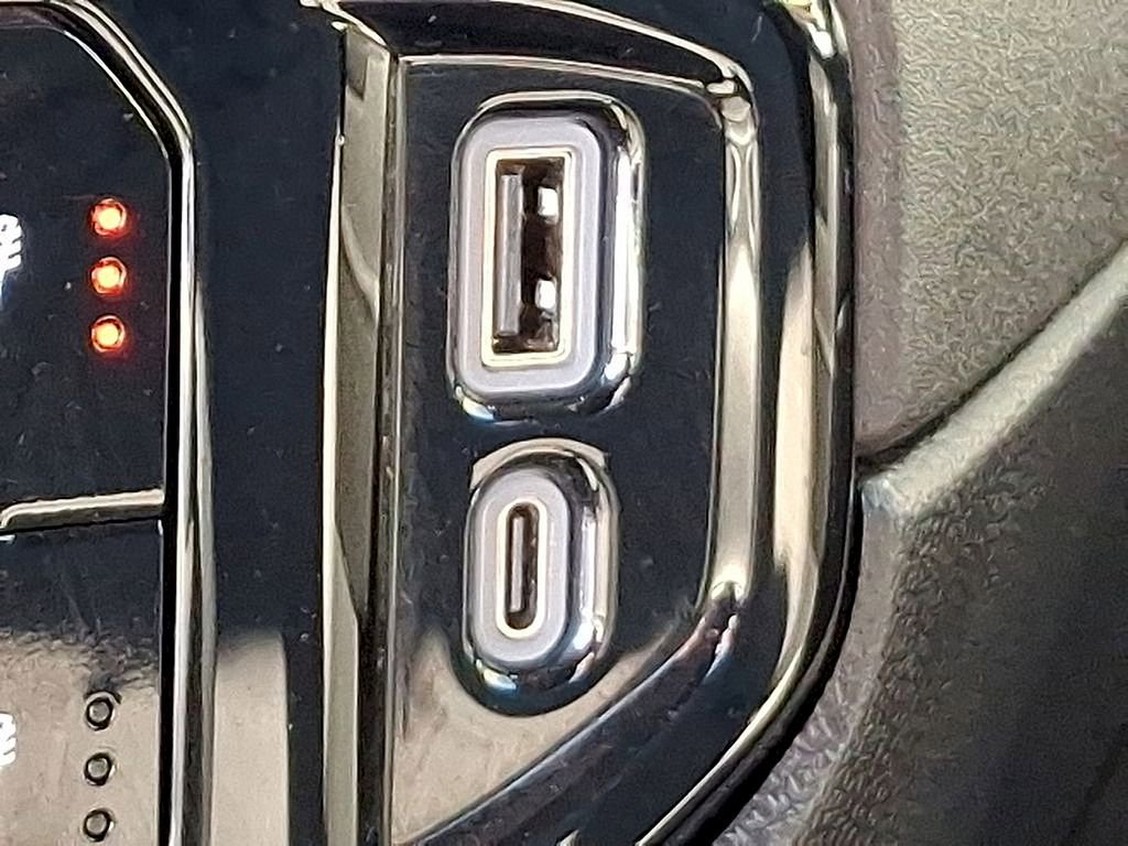 Used 2024 Chevrolet Silverado 3500 LT w/ Convenience Package image 26