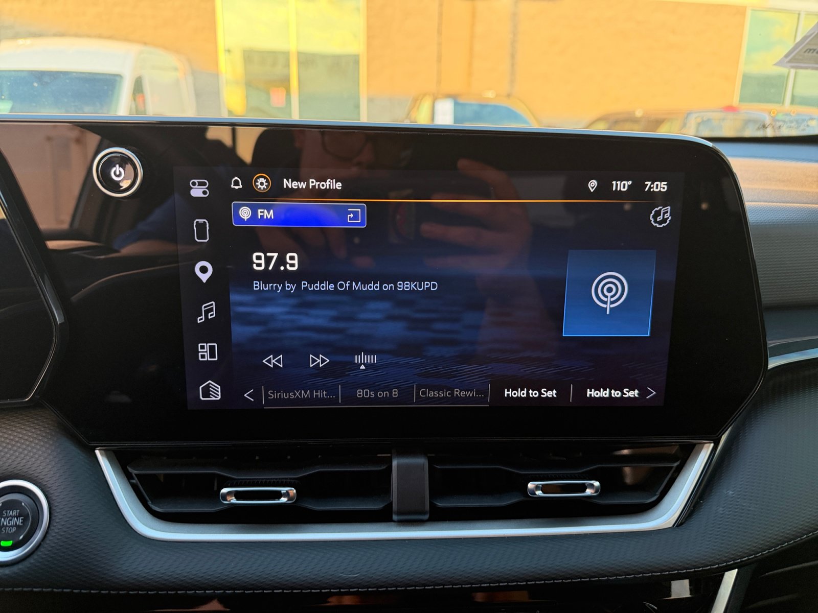 Used 2025 Chevrolet Equinox LT w/ Safety and Technology Package FWD image 19