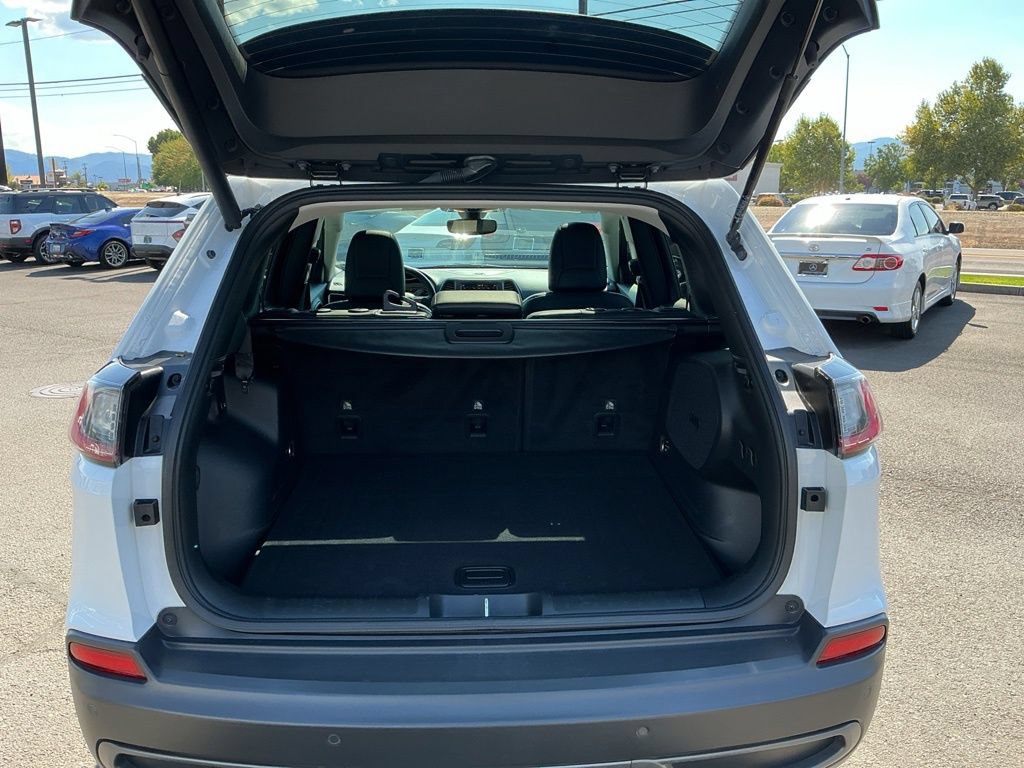 Used 2020 Jeep Cherokee Trailhawk AWD/4WD image 27