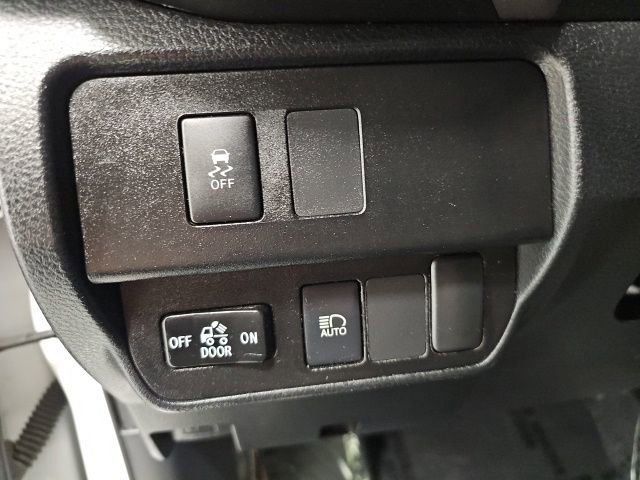 Used 2020 Toyota Tacoma SR5 w/ Blackout Package image 17