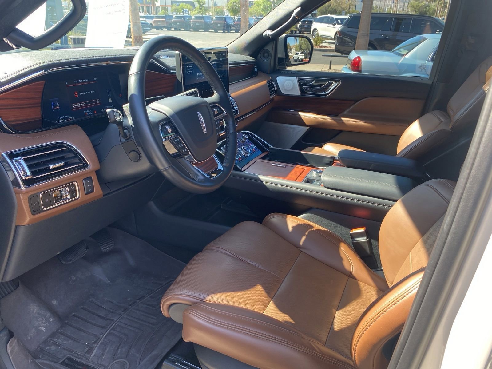 Used 2024 Lincoln Navigator L Reserve AWD/4WD image 9