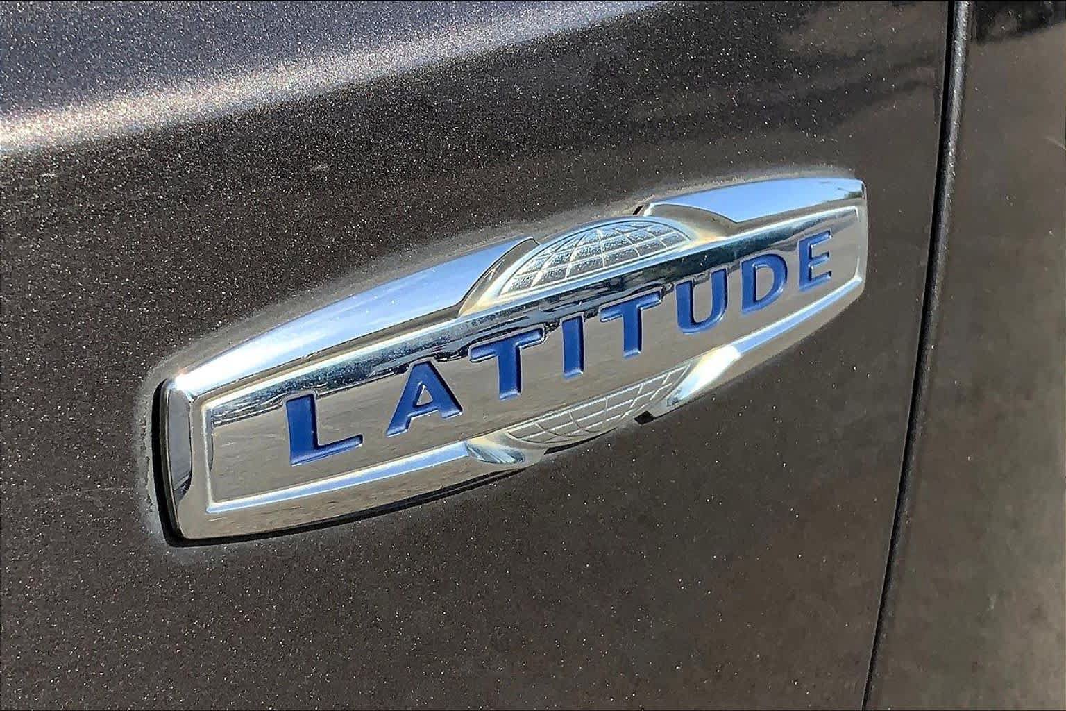 Used 2018 Jeep Renegade Latitude FWD image 10