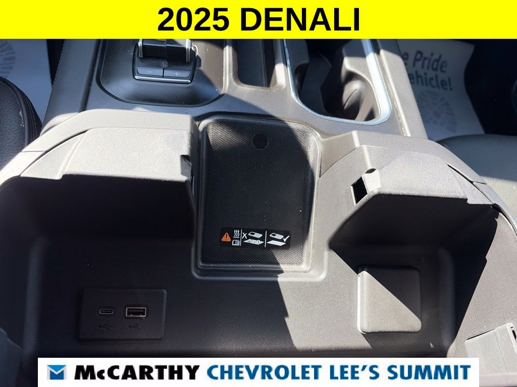 Used 2025 GMC Sierra 3500 Denali AWD/4WD image 10