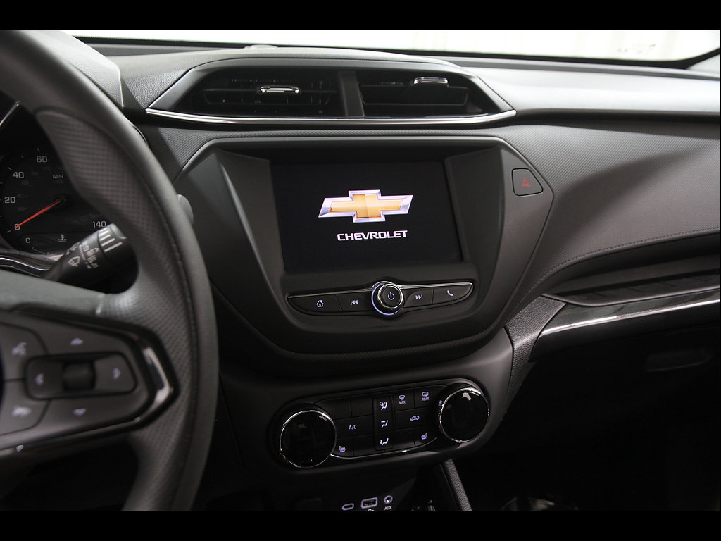 Certified 2022 Chevrolet TrailBlazer LT w/ LPO, Blackout Package AWD/4WD image 9
