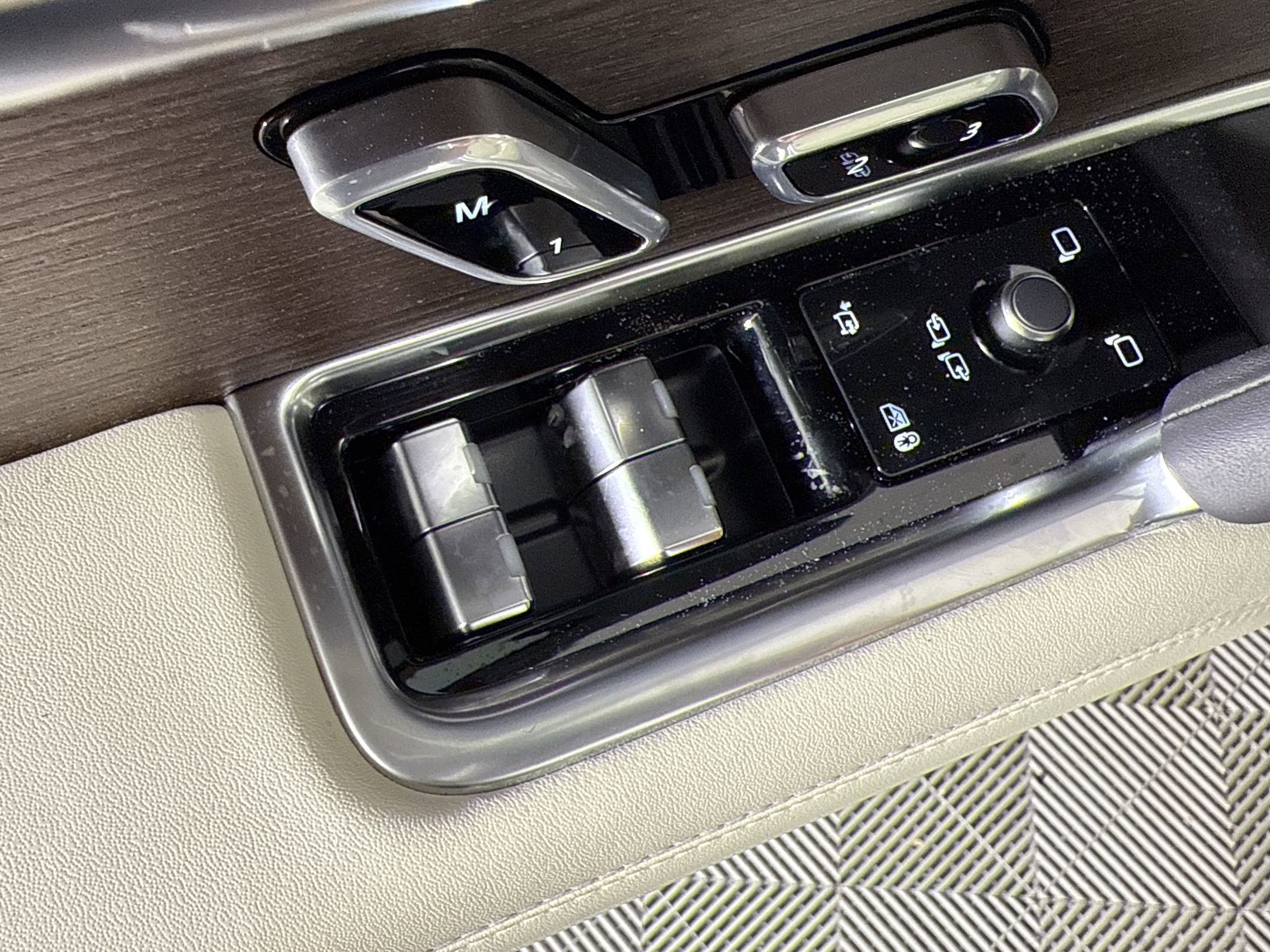 New 2026 Land Rover Range Rover SE AWD/4WD image 11