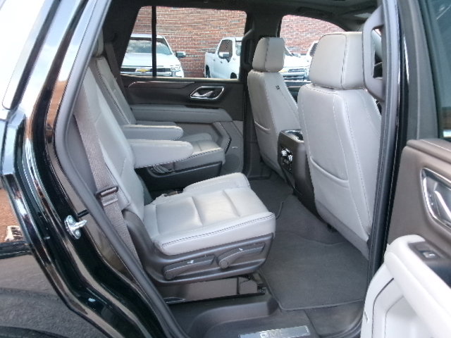 Used 2023 GMC Yukon SLT w/ SLT Premium Package image 13