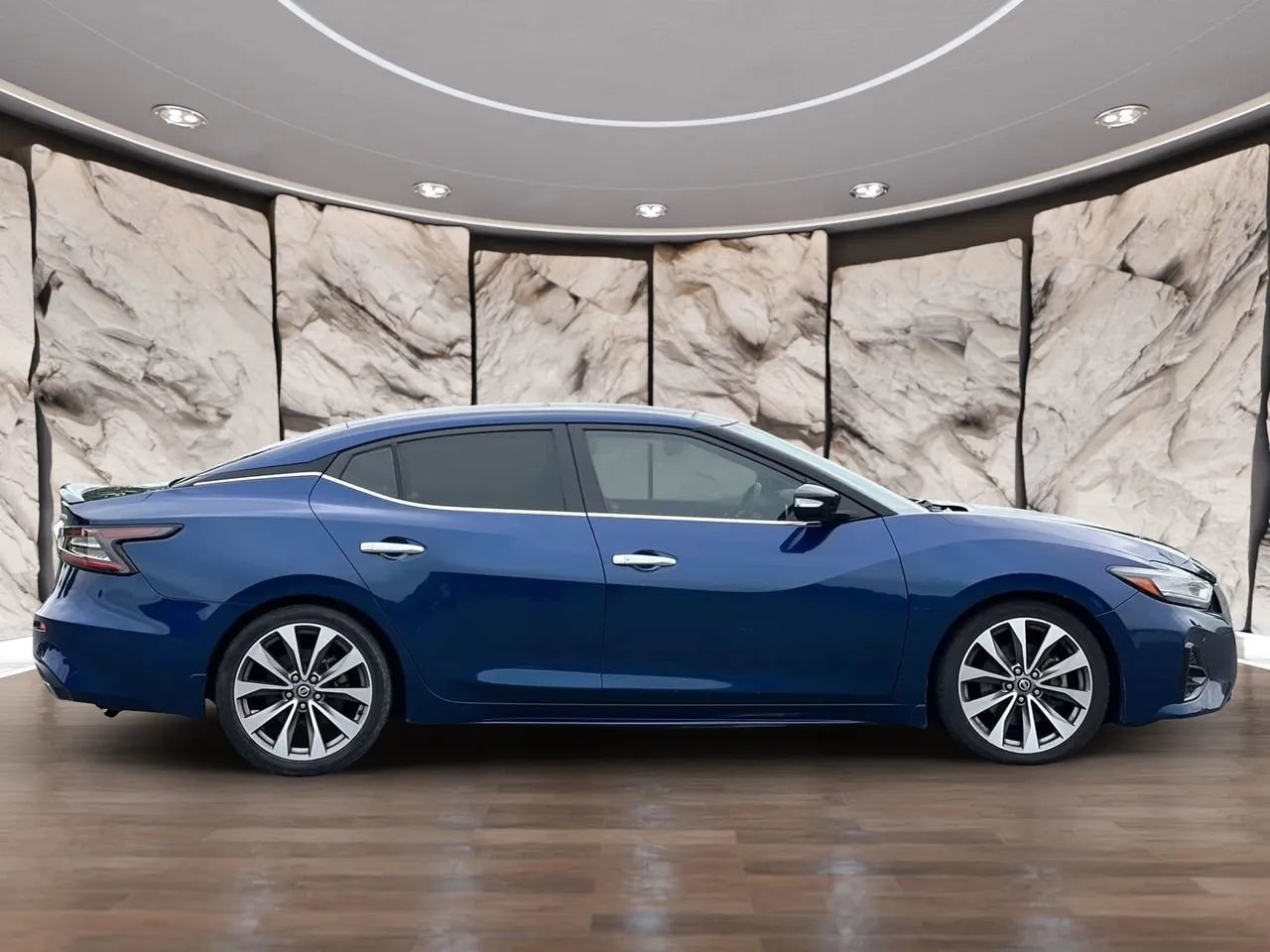 Used 2020 Nissan Maxima Platinum w/ Sport Mat Group FWD image 4