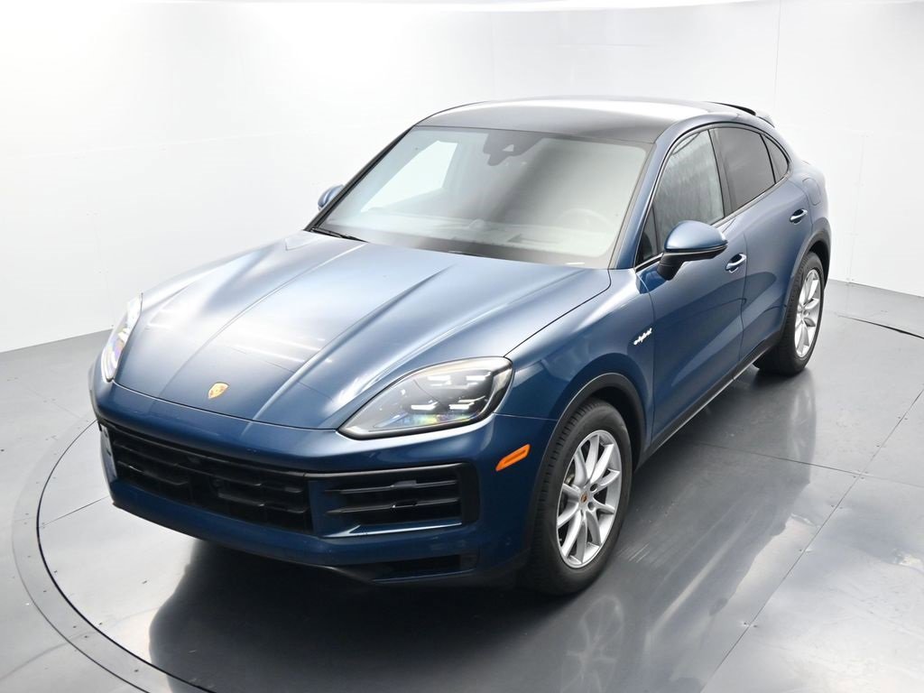 Used 2025 Porsche Cayenne image 35