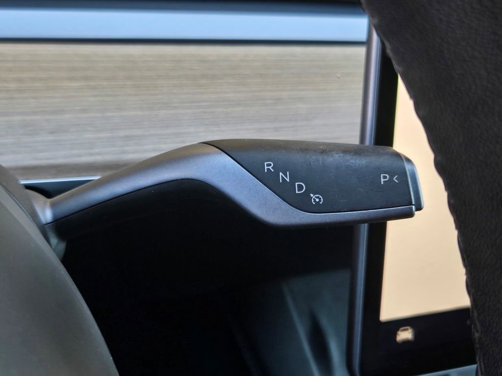 Used 2025 Tesla Model Y Long Range image 20