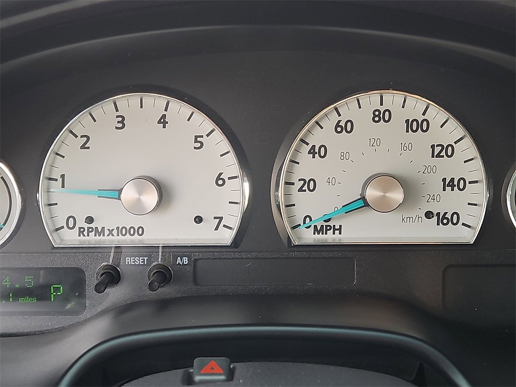 Used 2003 Ford Thunderbird Base image 23