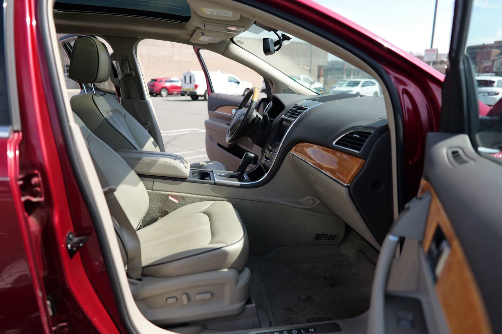 Used 2013 Lincoln MKX AWD image 25