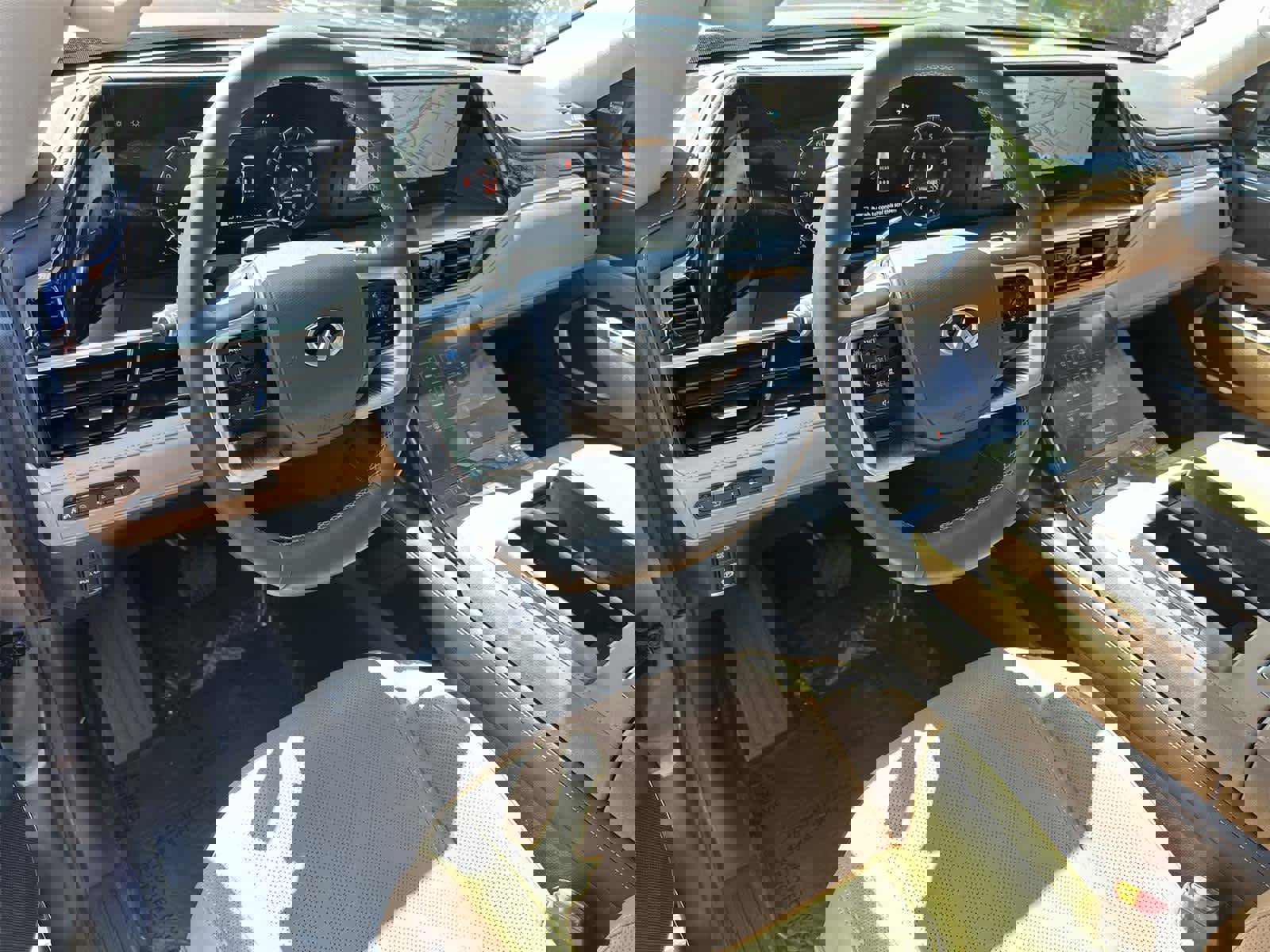 Used 2025 INFINITI QX80 Luxe image 2