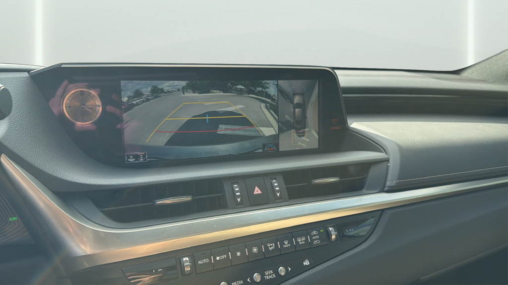 Used 2020 Lexus ES 350 Ultra Luxury w/ Accessory Package 2 FWD image 19