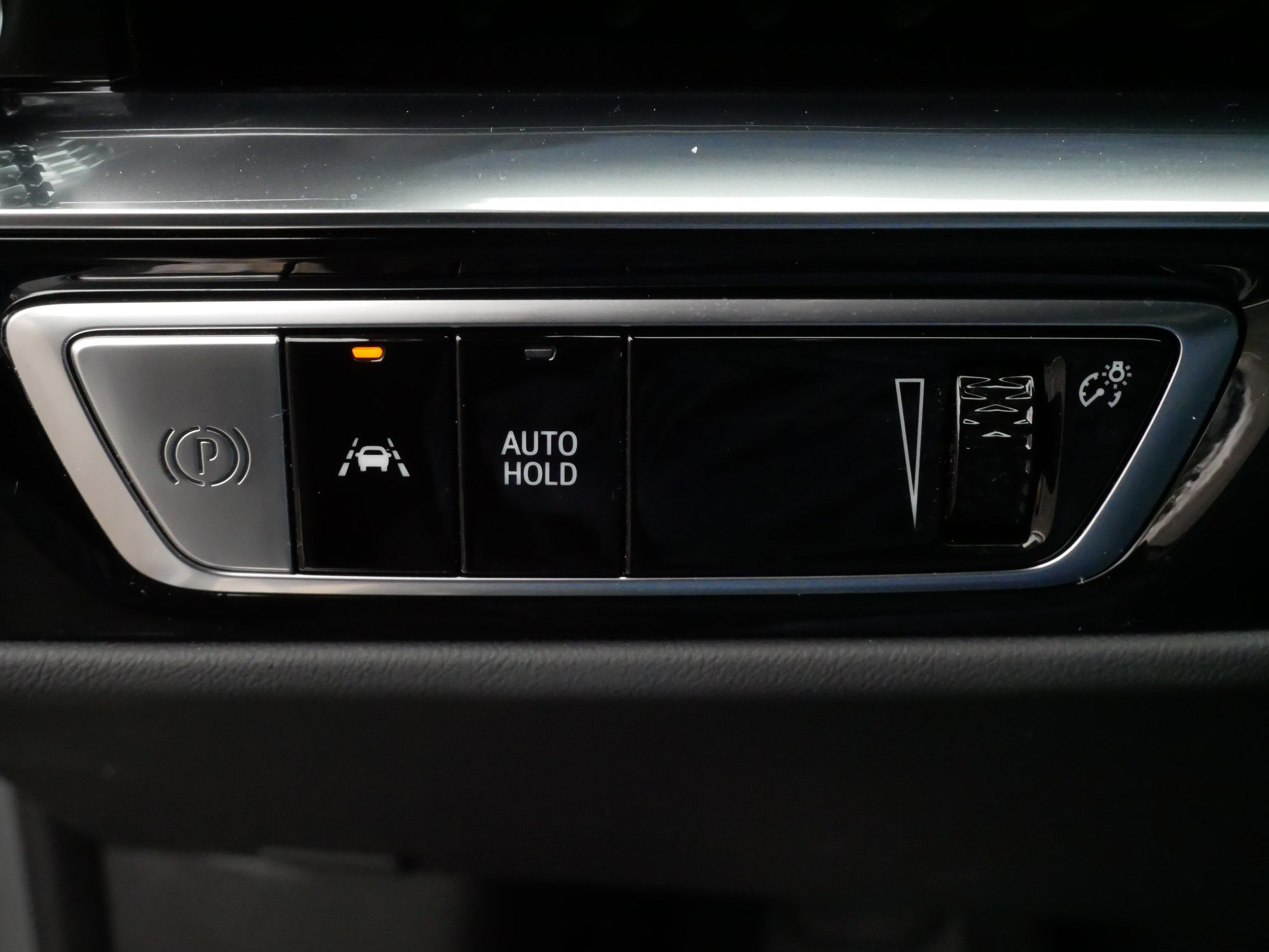 Certified 2024 Cadillac Lyriq Luxury w/ LPO, Floor Liner Package image 26