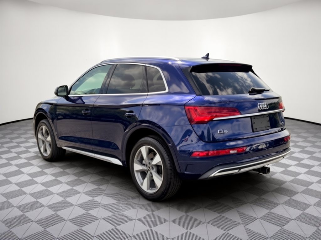 Used 2023 Audi Q5 2.0T Premium w/ Convenience Package AWD/4WD image 3