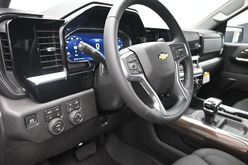 New 2026 Chevrolet Silverado 1500 LT w/ Z71 Off-Road Package AWD/4WD image 12