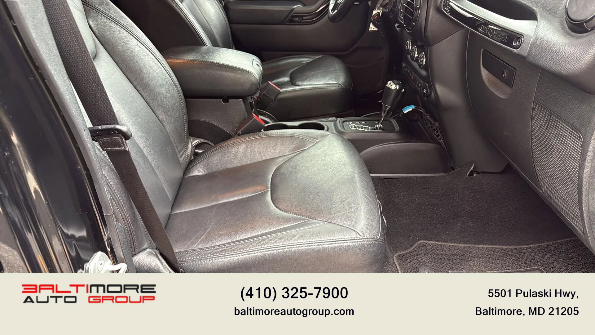 Used 2014 Jeep Wrangler Unlimited Sahara image 30