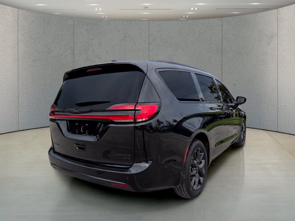 Used 2023 Chrysler Pacifica Limited w/ S Appearance Package AWD/4WD image 6