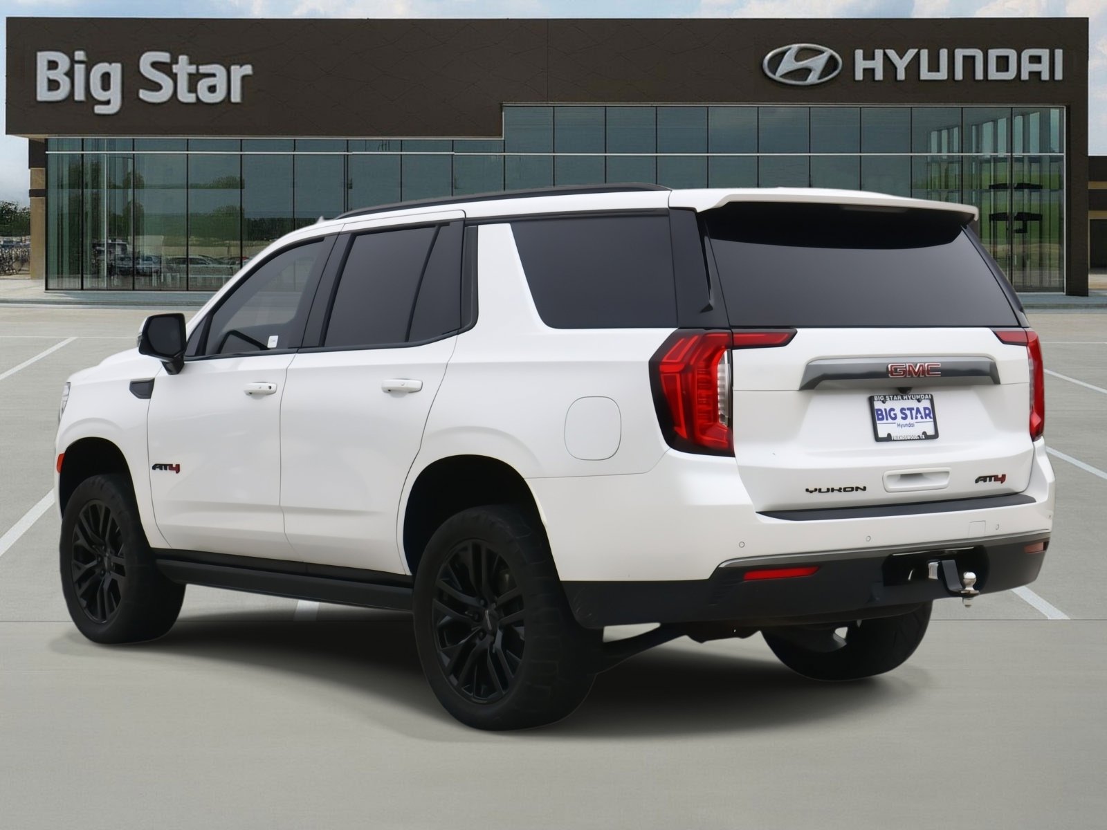 Used 2023 GMC Yukon AT4 w/ Technology Package image 3