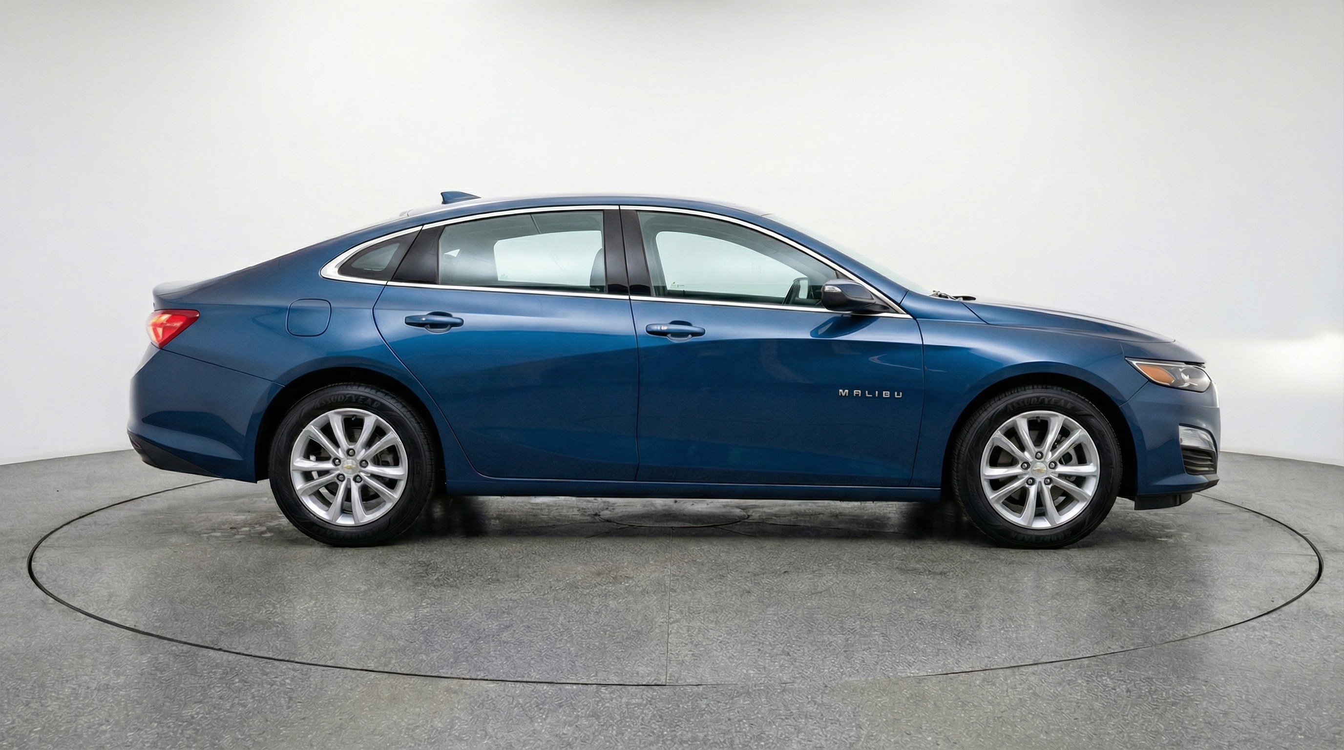 Used 2024 Chevrolet Malibu LT image 11