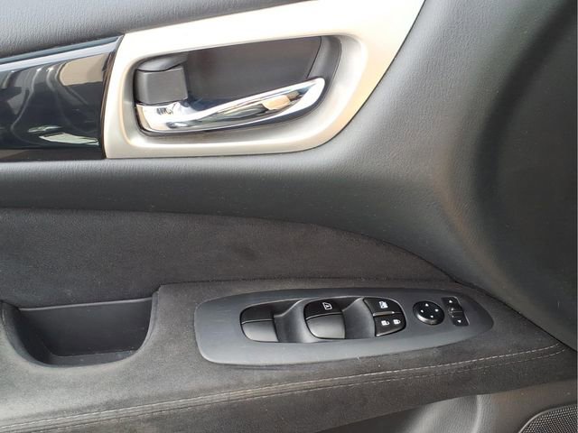 Used 2014 Nissan Pathfinder S image 15