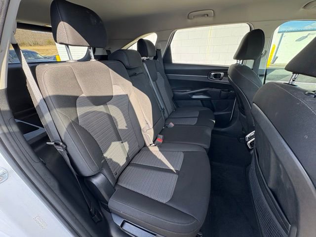 Used 2023 Kia Sorento LX image 25
