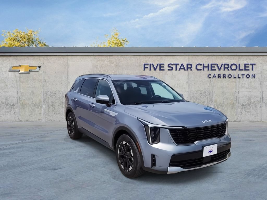 Used 2024 Kia Sorento S FWD image 2