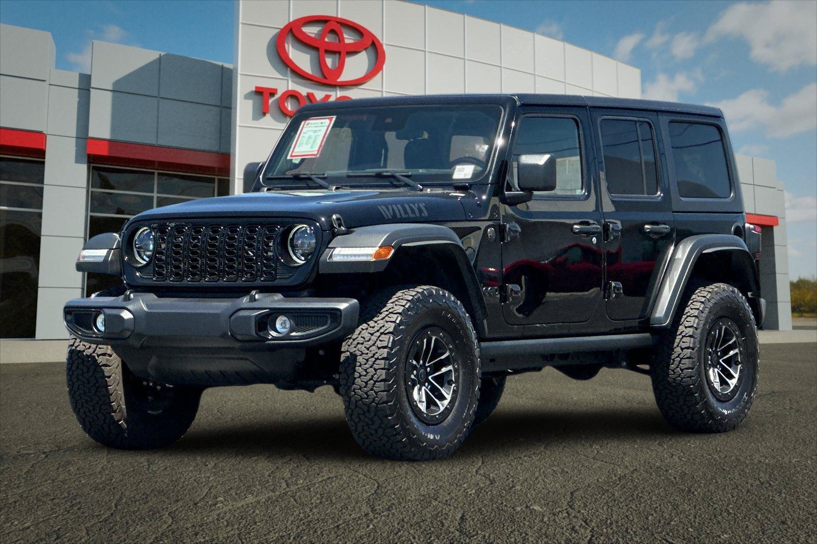 Used 2025 Jeep Wrangler Unlimited Sport AWD/4WD image 7