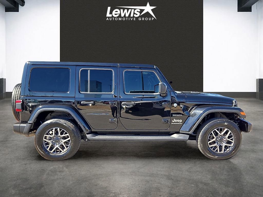 Used 2024 Jeep Wrangler Sahara image 5