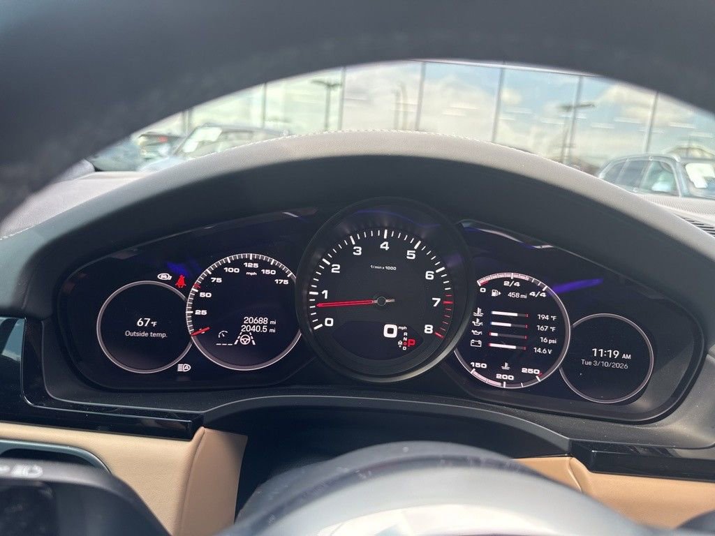 Used 2022 Porsche Cayenne Platinum Edition image 9