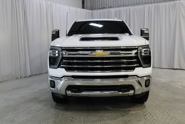 Used 2024 Chevrolet Silverado 2500 LTZ AWD/4WD image 36