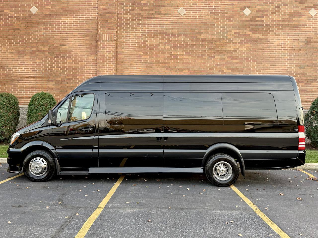 Used 2016 Mercedes-Benz Sprinter 3500 image 9