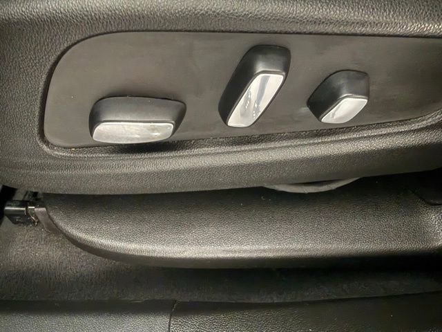 Used 2022 Cadillac XT6 Premium Luxury w/ Technology Package image 32